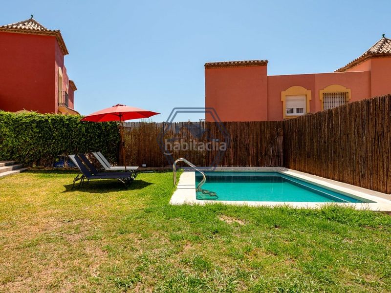 Foto 9ba43edb-b2c1-4667-8a01-1f9a84e99ba9. Xalet amb aparcament piscina a Bello Horizonte - Lindasol Marbella