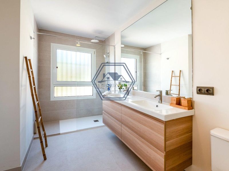 Foto edb9b851-c6b6-4530-813f-b4eb0dc089f3. Xalet amb aparcament piscina a Bello Horizonte - Lindasol Marbella