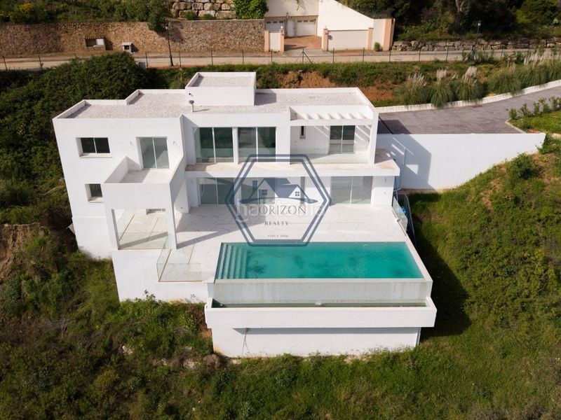 Foto 95711ef4-5124-4a40-bbf3-62a5480a4881. Casa amb aparcament piscina a La Mairena Ojén