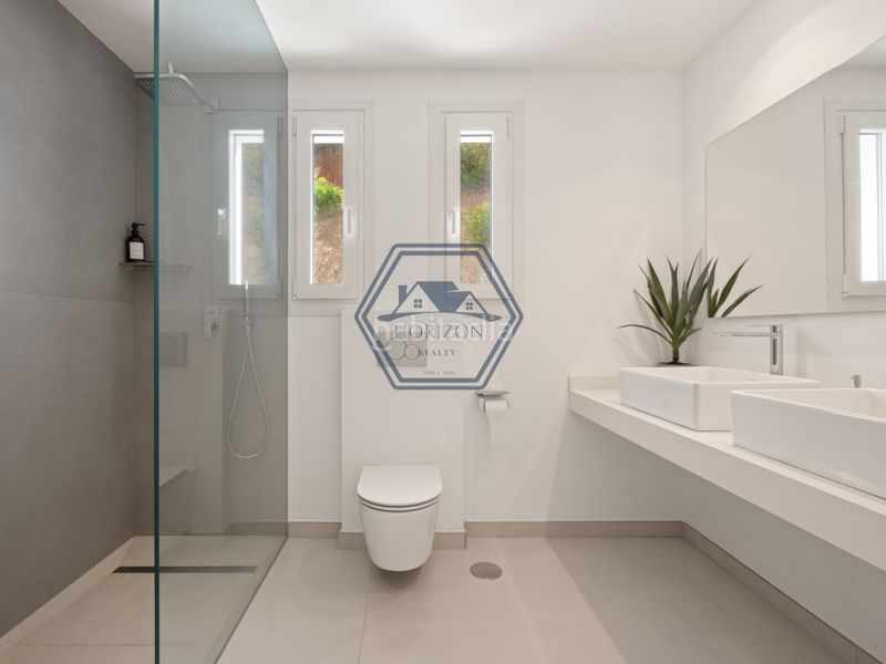 Foto f493f219-84db-4cb5-b74c-2cec6f1fcac5. Casa amb aparcament a La Mairena Ojén