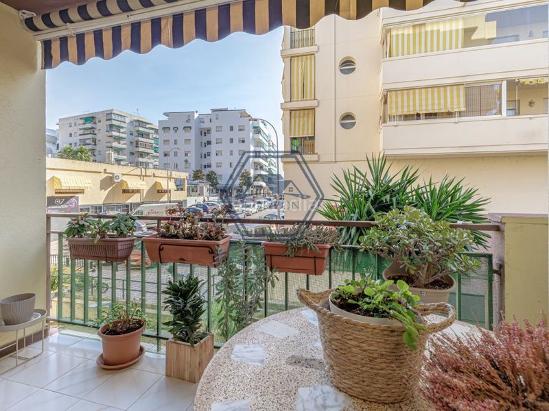 Foto 8d9c44ef-ac2f-4b32-b9e0-b239d223886c. Pis a Zona Miraflores Marbella