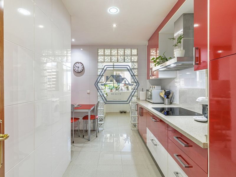 Foto e45bd125-0229-4943-907e-349a2beddd2e. Pis a Zona Miraflores Marbella