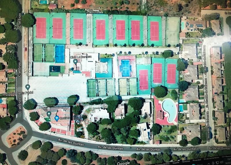 Foto 0a7c3b0f-7de9-487e-864a-078f9bdc42b0. Chalet avec parking dans Las Lagunas - Campano Chiclana de la Frontera