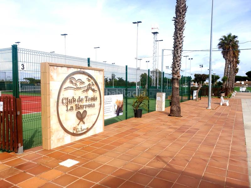 Foto 77d9e220-7979-45a9-b345-f252cf306e3f. Chalet avec parking dans Las Lagunas - Campano Chiclana de la Frontera