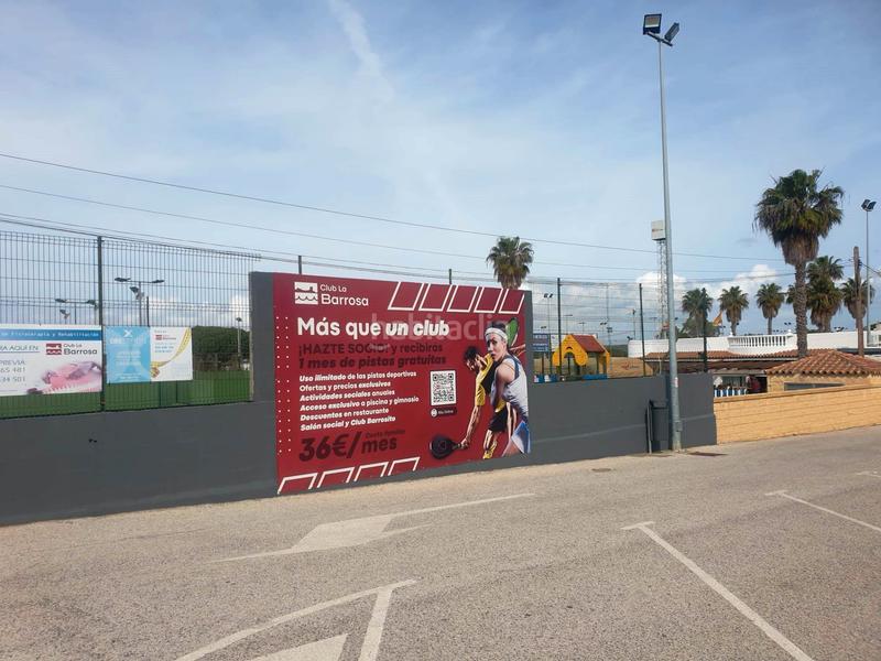 Foto e2d5577d-6f11-4de3-aade-097cf6d6b0ef. Chalet avec parking dans Las Lagunas - Campano Chiclana de la Frontera