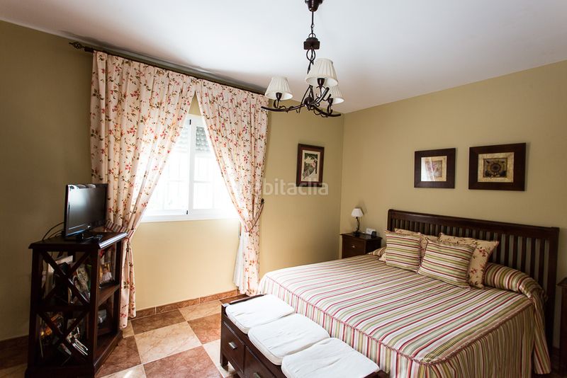 Foto c2bf62c8-1a7e-45d9-8cbe-e523b6e01f15. Chalet avec cheminée parking piscine dans Pago Alhaja Puerto de Santa María (El)