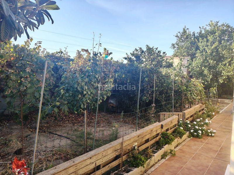 Foto afd1d06e-6b51-47cc-a6c6-baa794e8c327. Masia amb xemeneia aparcament a Carretera de Sanlúcar - Sudamérica Puerto de Santa María (El)