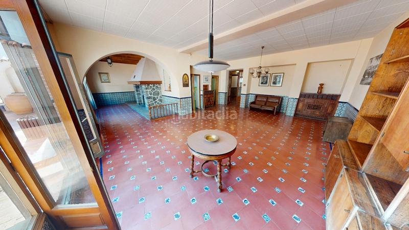 Foto 21610e61-88db-400f-8792-c481a7f09029. Casa amb xemeneia calefacció a Eixample Alcoi