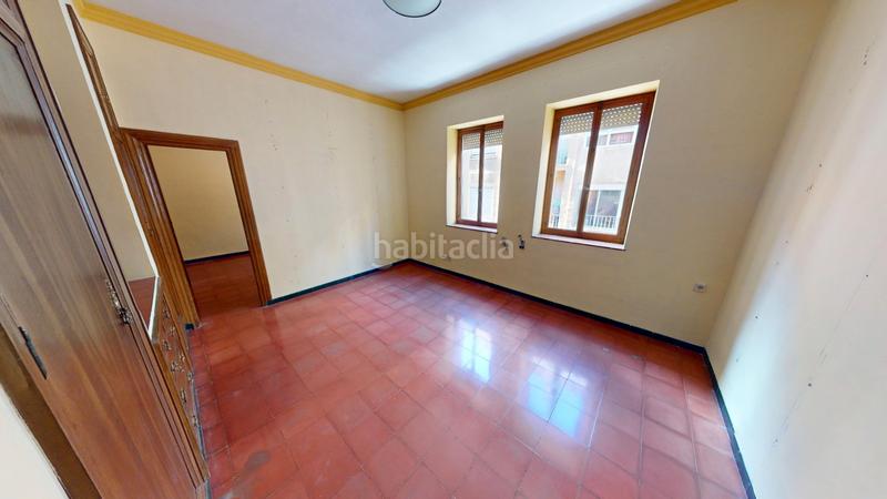 Foto 2ebd10ec-7431-4d9d-b23f-f2c2570a9303. Casa amb xemeneia calefacció a Eixample Alcoi