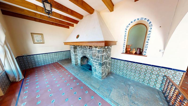 Foto 6a11fd17-2ebe-4afd-8ba5-c0c99040d2ab. Casa amb xemeneia calefacció a Eixample Alcoi