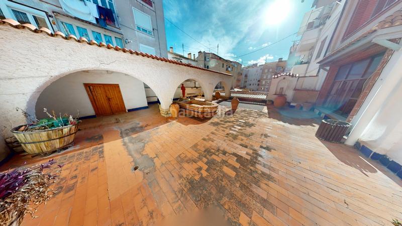 Foto 9e4f982c-3ca5-4426-a8a9-94d22fa8751d. Casa amb xemeneia calefacció a Eixample Alcoi