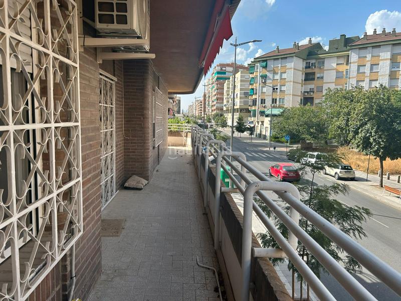 Foto e52d06c9-c46e-4e95-b227-232c1d88b1a1. Alquiler piso en calle profesor agustín escribano 8 en Granada