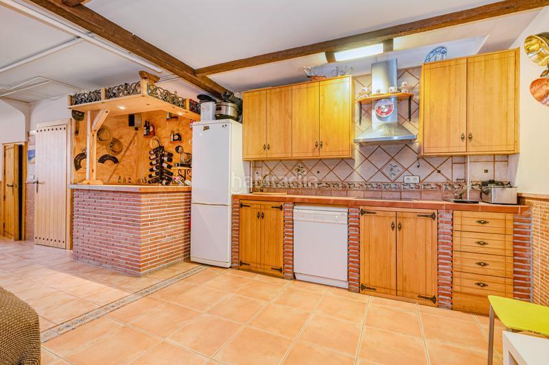 Foto d1e61d65-a373-47a3-81c3-b3e95c14556d. Casa adossada amb xemeneia calefacció aparcament a Armilla