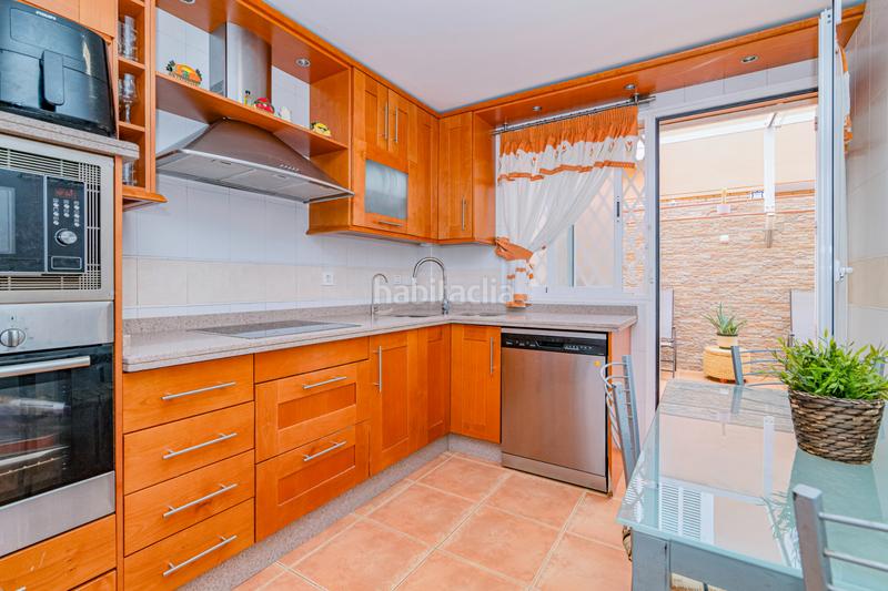 Foto b89b0644-b20c-4bf9-a925-4bd462992493. Maison jumelée avec cheminée chauffage parking dans Armilla