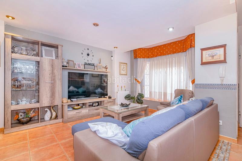 Foto 261129b8-65b7-405e-971d-6a7b95412a9d. Semi detached house with fireplace heating parking in Armilla