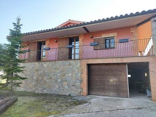 Lloguer Casa a Casa baladrosa s/n. Magínifica casa en montmajor con piscina y jardín berguedà