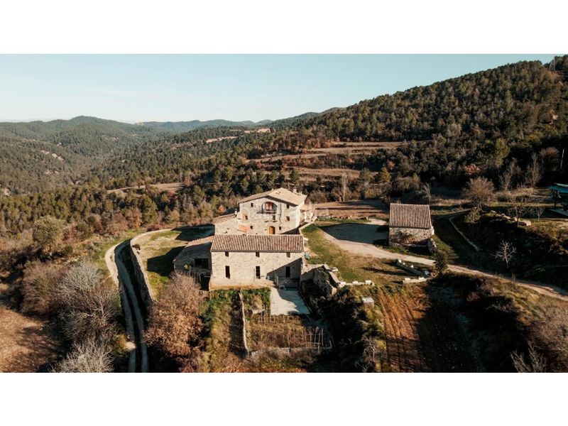 Foto b3879ff6-614f-4cf8-8ead-814f2ecc7608. Masia a Moià