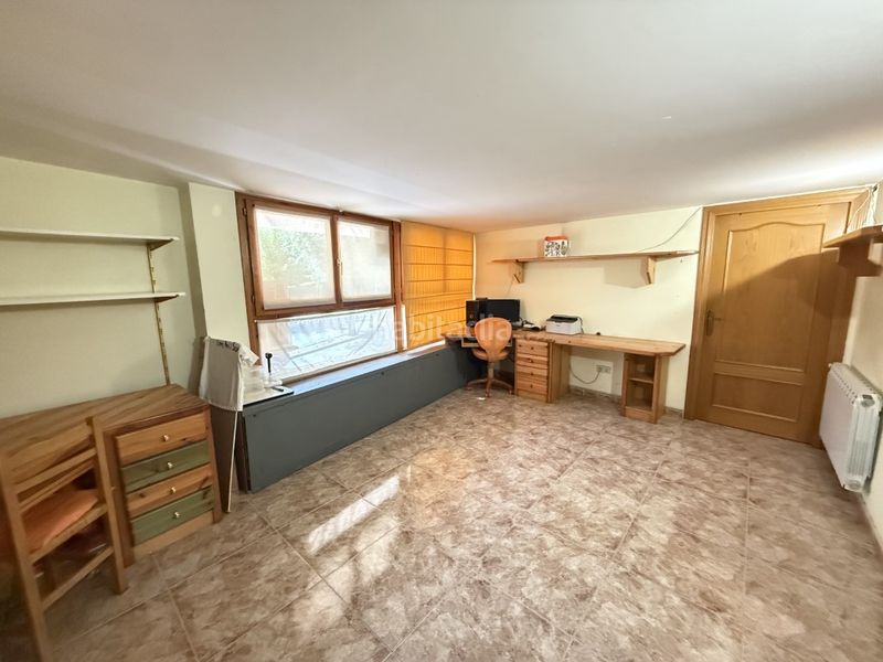 Foto a1414bbc-3c78-4562-999a-7267a6f12f96. Casa amb aparcament a Avià