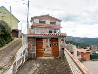 Casa a Moaña. Se vende casa de tres dormitorios y vistas al mar en broullón (m