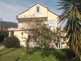 Casa a Moaña. Se vende amplio chalet con finca en buen estado en moaña