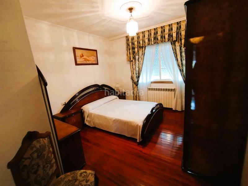 Foto 529e3563-3407-423d-9674-6368ddf2fb7e. Chalet  de piedra con jardín en Mos