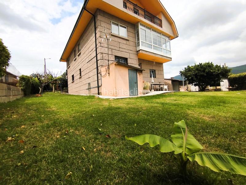 Foto 59458255-4503-4f34-929c-4c556bf2de70. Chalet  de piedra con jardín en Mos
