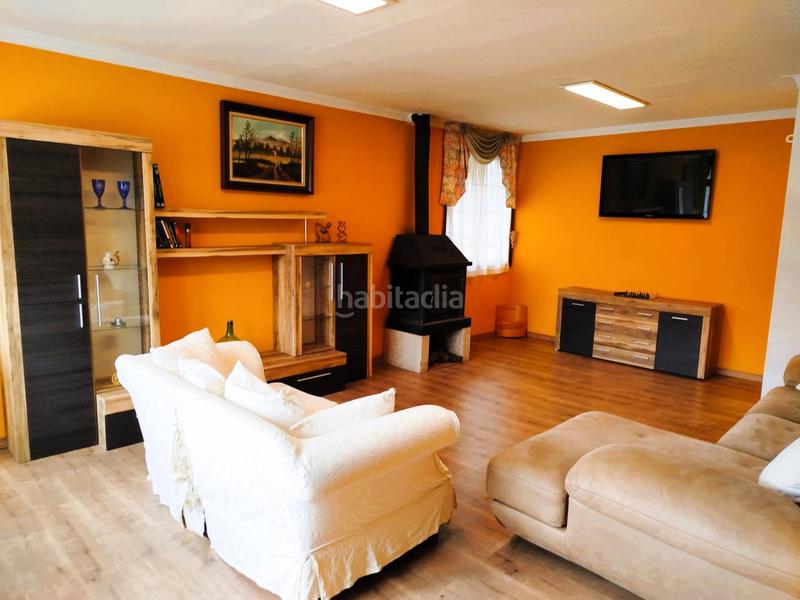 Foto d606537c-ccc5-4336-9b8c-5ded24a3a912. Chalet  de piedra con jardín en Mos