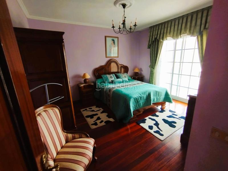 Foto de46fd44-2752-4e12-ac95-47f5c185e060. Chalet  de piedra con jardín en Mos