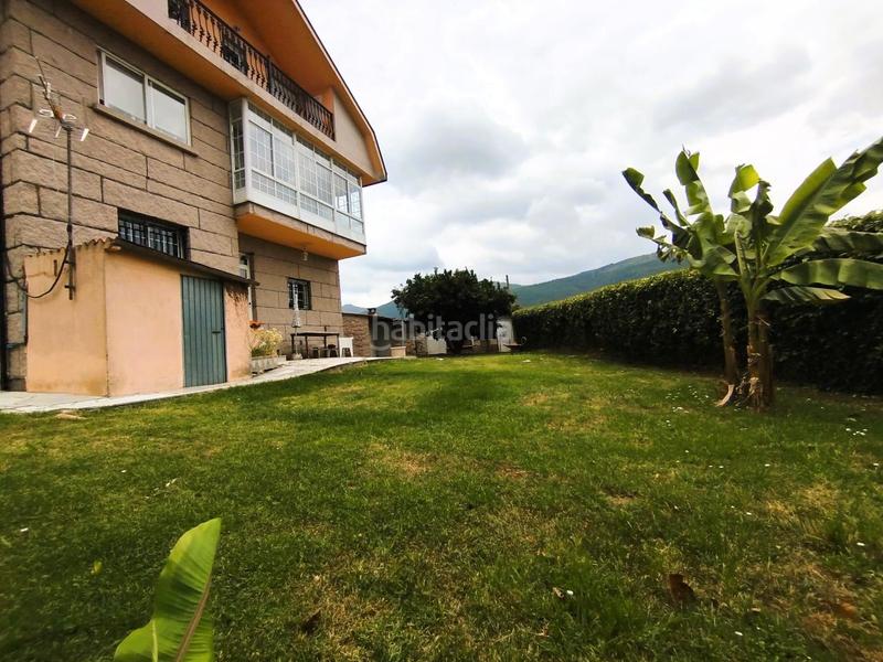 Foto e56569ee-b669-451b-b54b-c47b371bae33. Chalet  de piedra con jardín en Mos