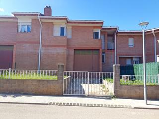 Haus  Carrer dels roures. Casa a cercs