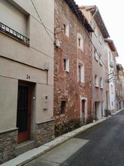 Casa  Travessera de les coromines. Casa a la pobla de lillet
