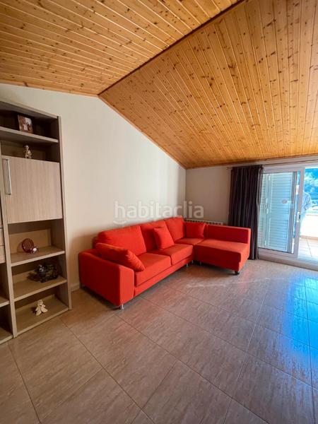 Foto 1a58f9a4-e36a-4dcf-821a-62246ff38ea1. Casa adossada amb calefacció aparcament a Puig-reig