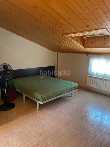 Foto be00f352-ab37-4804-94a9-5b53a83c4622. Casa adossada amb calefacció aparcament a Puig-reig
