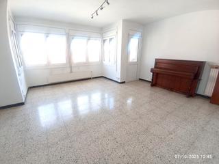 Pis  Carretera de casserres. Pis a gironella