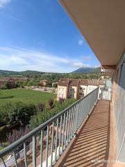Location Appartement  Avinguda pau casals. Pis a avia