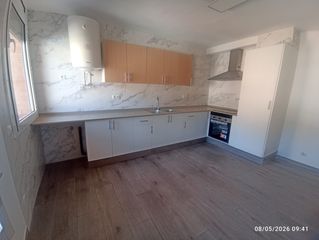 Miete Etagenwohnung  Carrer de la confederacio hidrogràfica del pirineu oriental. Pis a sant corneli(cercs)