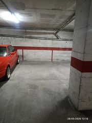 Parking voiture  Carrer lluís companys. Pàrquing a berga