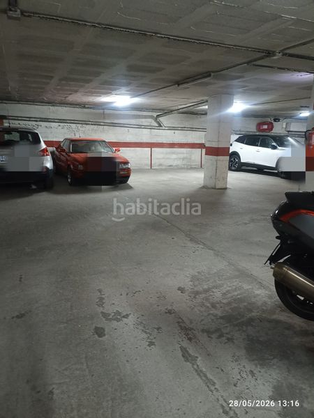 Foto ca9f82a0-06c5-4727-93b4-ca8687e05539. Aparcament cotxe a Berga