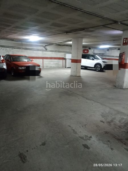 Foto d3de31fb-7fae-41f7-af92-9c30520d9cab. Aparcament cotxe a Berga
