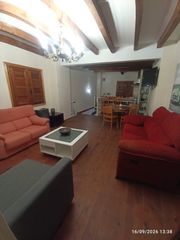 Casa in Cercs. Casa en venda a la rodonella-deal per habitatge i negoci