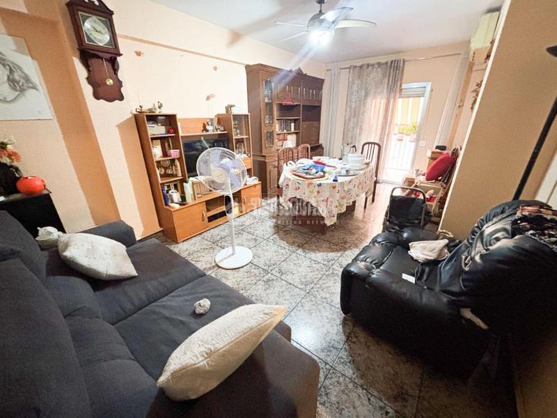Foto 16cf17bd-3712-4914-aabb-438c7204214f. Piso  en venta en Barrio Benicalap Valencia