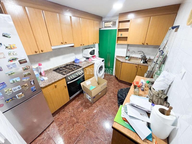 Foto ab4c3965-83ce-4a0a-87de-7dc708796afd. Piso  en venta en Barrio Benicalap Valencia