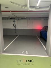 Autoparkplatz  Avinguda de montilivi. Pàrquing a la venda a l'avinguda montilivi (girona), a un edific