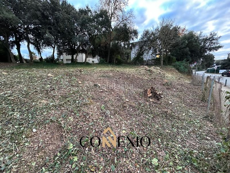 Foto ea364b48-fb84-4882-8bde-84dde05dffc2. Terreny residencial a Palau Girona