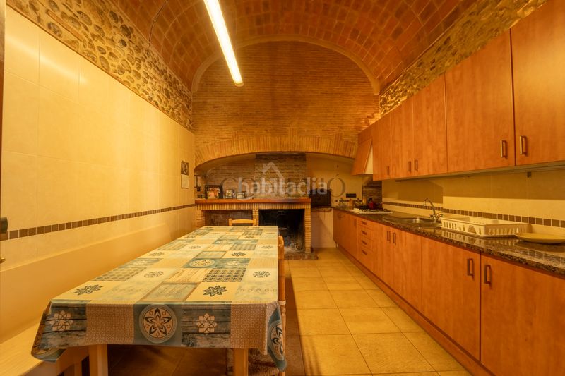 Foto ce71ea49-8065-43e5-919c-c4a1a533219b. Masia a carrer de dalt 8 a Pontós