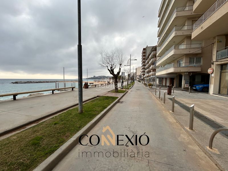 Foto 21f036f1-edc2-4fbe-8a98-40032f9a6e01. Alquiler local comercial local en alquiler – – frente al mar en Sant Antoni de Calonge