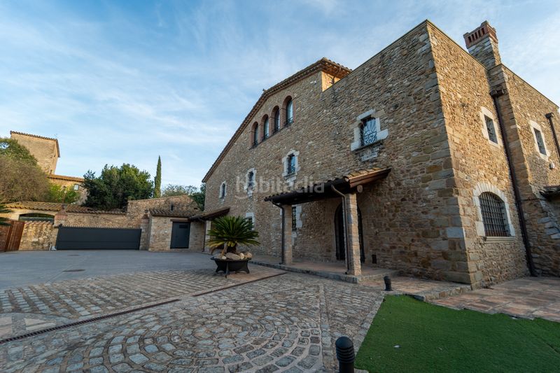 Foto 38df1874-3e86-4954-af4a-f39957882849. Masia amb xemeneia calefacció aparcament piscina a Sant Joan de Mollet