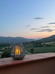 Casa in Montagut i Oix. Encanto, amplitud y naturaleza en montagut