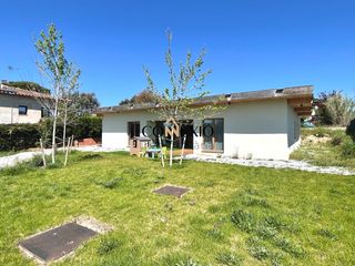 Casa a Caldes de Malavella. Casa moderna de una sola planta