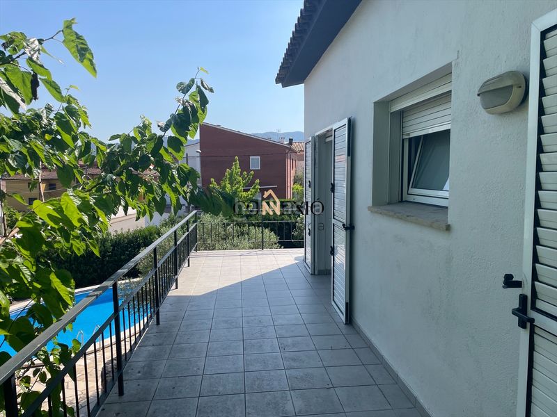 Foto 016600c2-513d-47ed-b86b-5366cd7e5f75. Casa amb xemeneia calefacció aparcament piscina a Banyoles